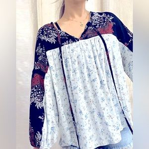 WOMEN'S LONG SLEEVE FRONT TIE FLORAL TUNIC TOP - Navy and floral colored design